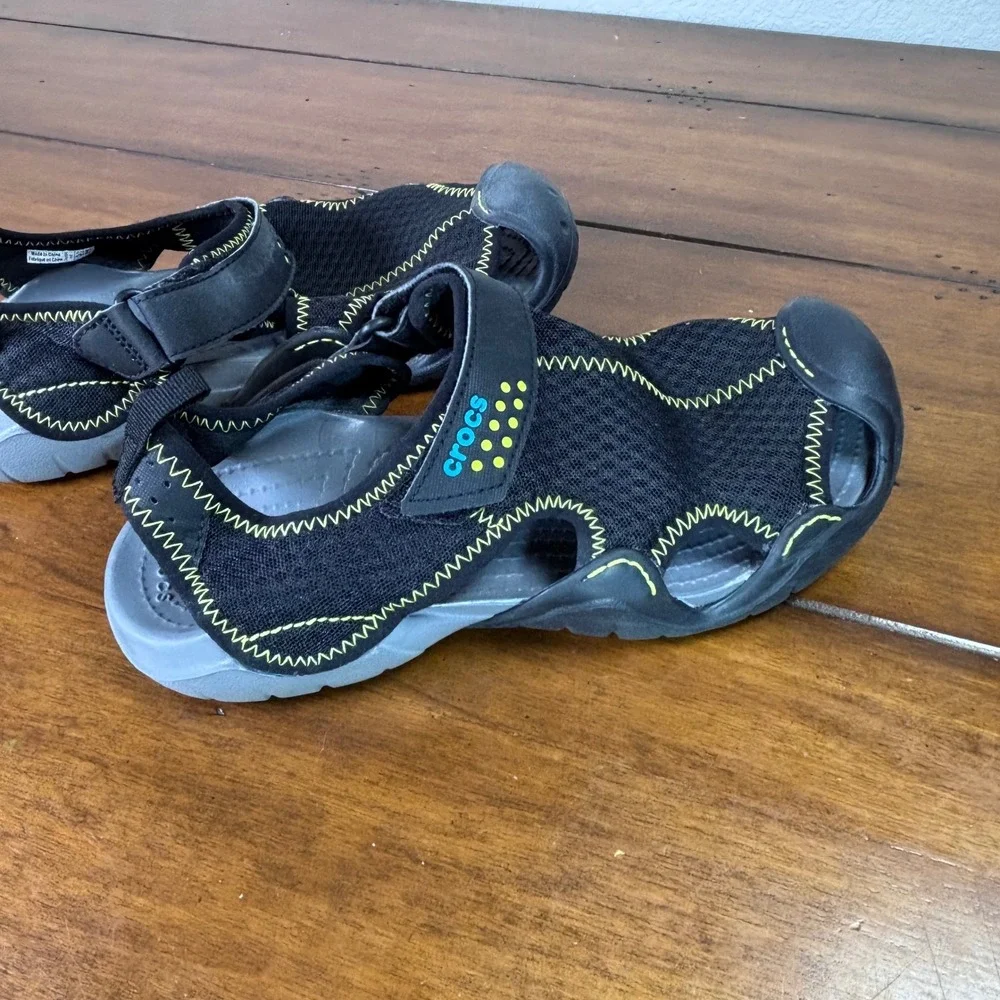 Crocs‎ Swiftwater Sandals Mens 8 Black Grey Mesh Closed Toe Water Hiking Shoes